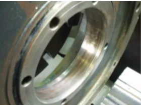 負荷側ハウジング部溶射加工 BEFORE