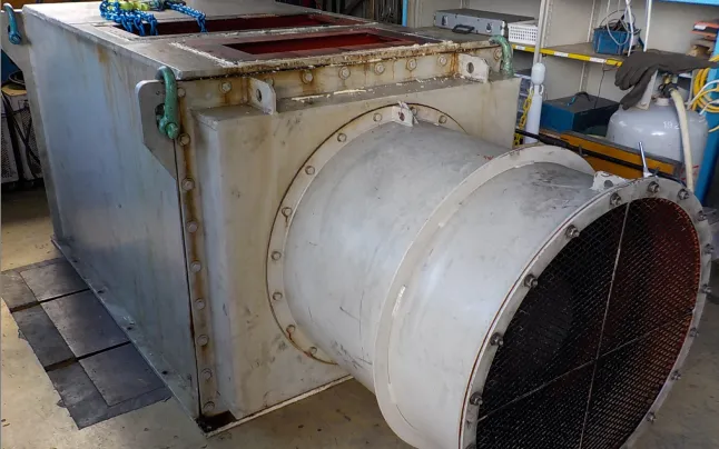 240333 日立製 370KW-4P インバータモーター ベアリング交換